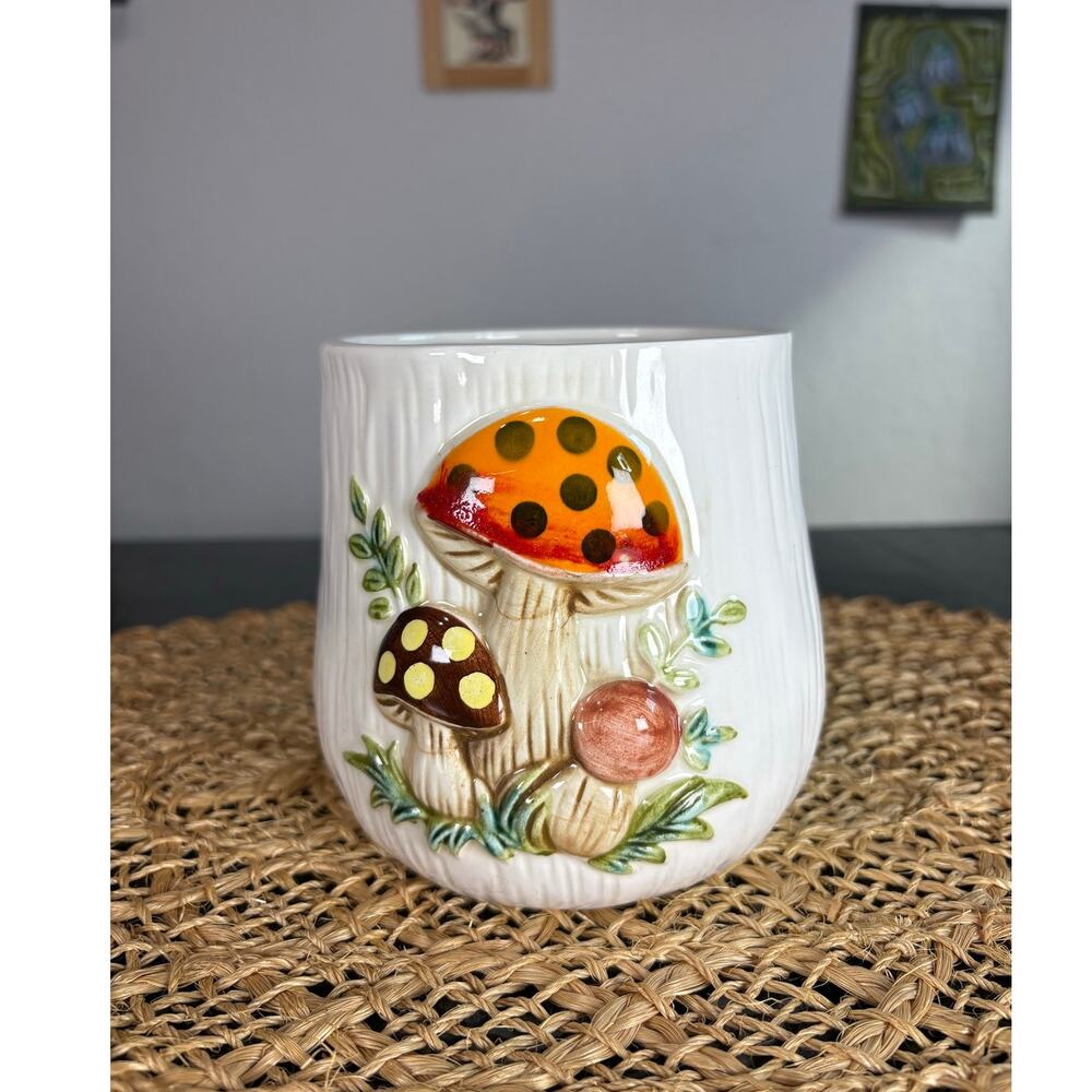 Merry Mushroom Sears Roebuck 1978 Canister Only No Lid- 5" tall 3D  Boho